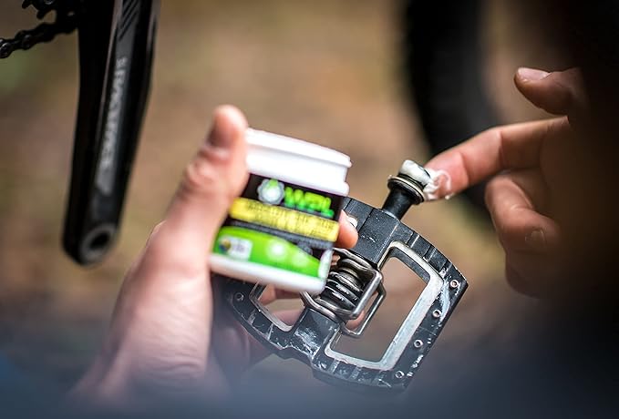 WPL Absolute Bicycle Grease - All-Purpose Bike Grease and Lube for Pedals, Forks, Chains, and Wheel Bearings