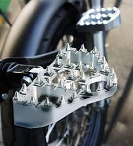 Goldfire 360° Roating MX Chopper Bobber Style Foot Peg Front Pegs Footrests MINI Floorboards Highway Pegs Fits for Motorcycle Harley Electra Glide Softail Dyna Chopper Sportster 883 (Chrome)