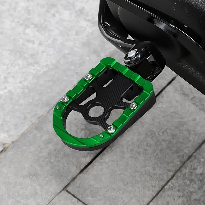 Motorcycle Floorboards Driver Passenger Footboards Wide Foot Pegs Board Pedal Compatible with Touring Electra Road Street Glide Softail Road King (Rear Floorboards-Green Edge)