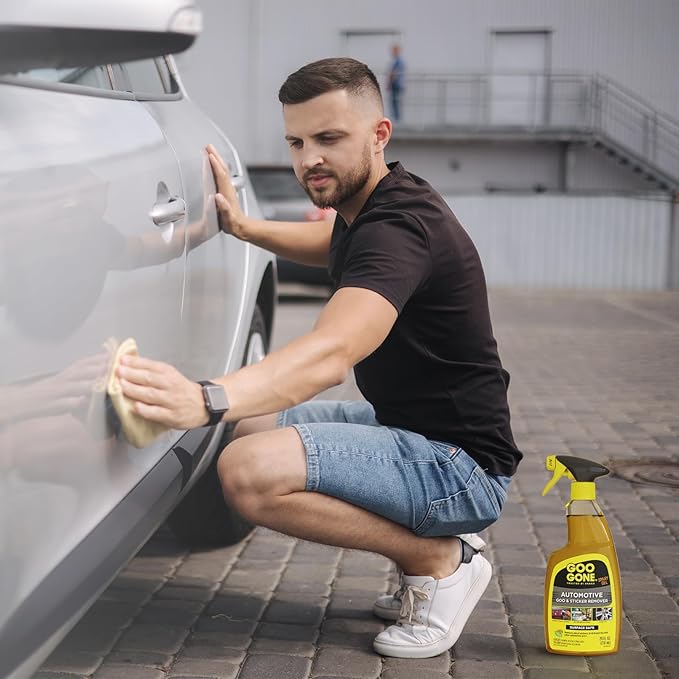 Goo Gone Automotive - Cleans Auto Interiors/ Bodies and Rims, Removes Bugs & Stickers - 12 Fl. Oz.