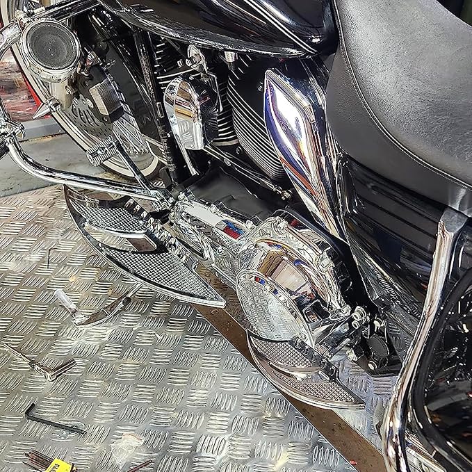 Motorcycle Floorboards CNC Tomahawk Footboards Footpegs Fit for Harley Touring Electra Glide Street Glide Road Glide Softail Dyna (F+R Floorboards Set (Chrome))