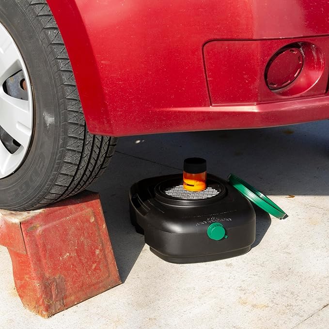 Scepter AM06984 12 Quart Oil Drain Pan with Lid, Filter Drain Screen, and Pour Spout for Automotive Fluids Including Engine Oil, Anti-Freeze, Transmission Fluid and More, 13" x 17-1/4" x 6"